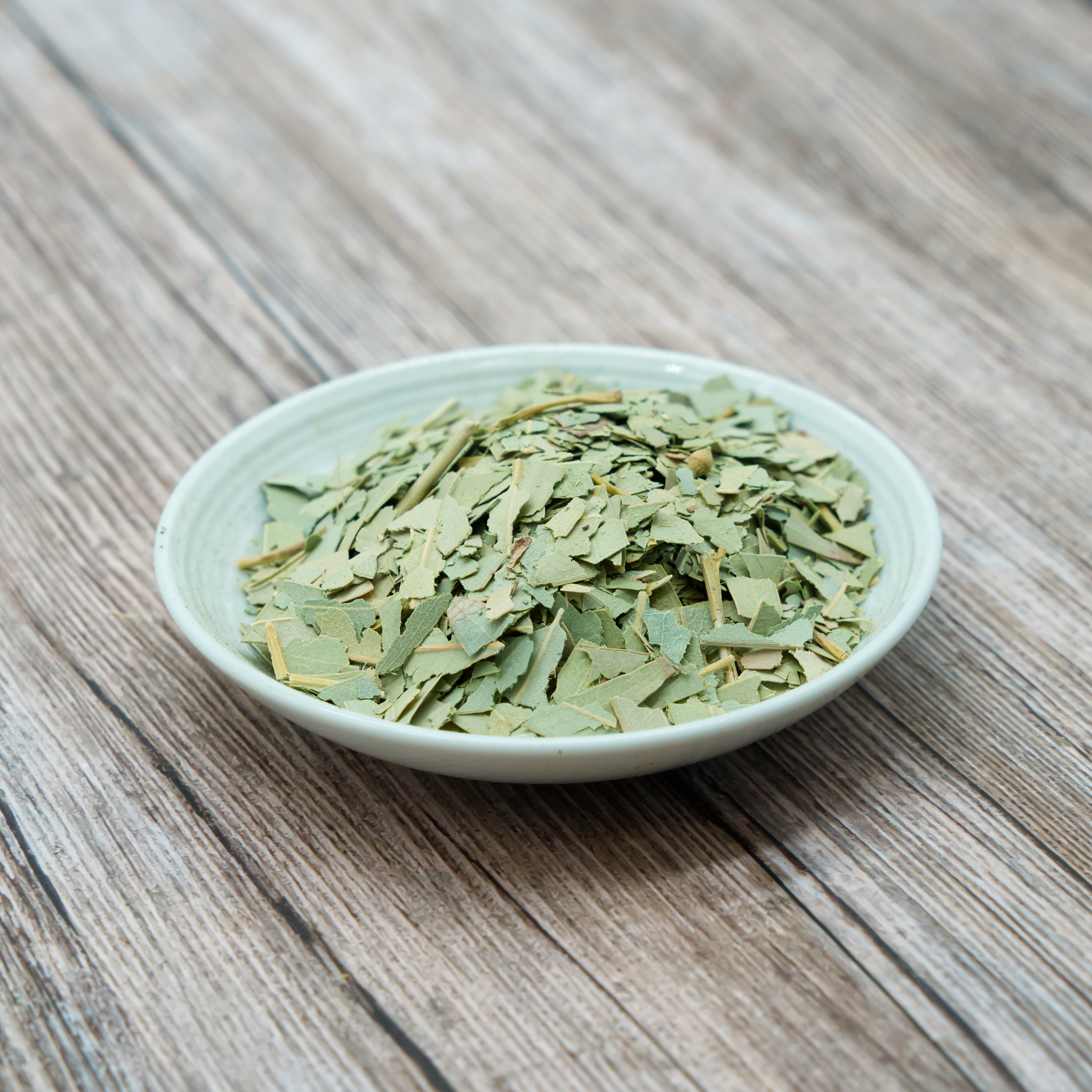 Eukalyptusblätter getrocknet geschnitten