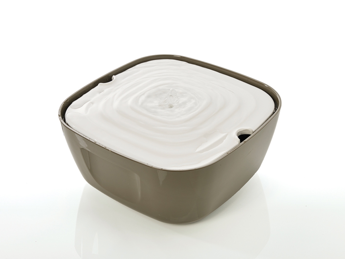 0331_5 VOLCANO Vogelbrunnen aus Melamin – 2,5 L Bade- & Trinkstation für kleine Sittiche & Papageien