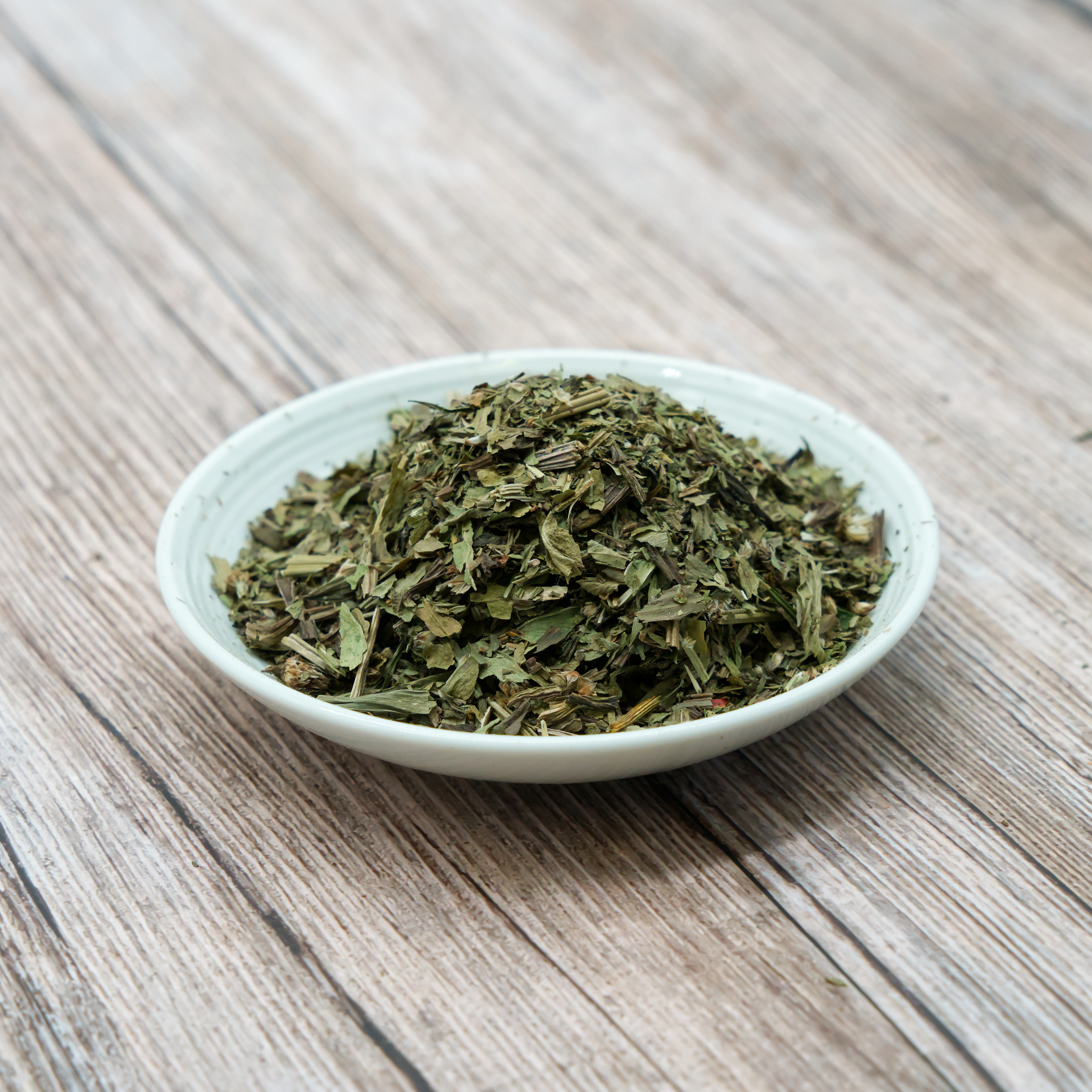 Spitzwegerich getrocknet geschnitten